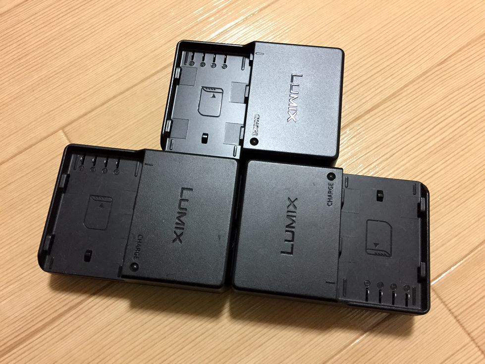 DC-GH5 バッテリー充電器も三台目.jpg
