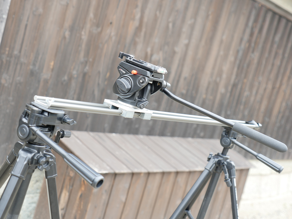 三脚2本でスライダーManfrotto.jpg